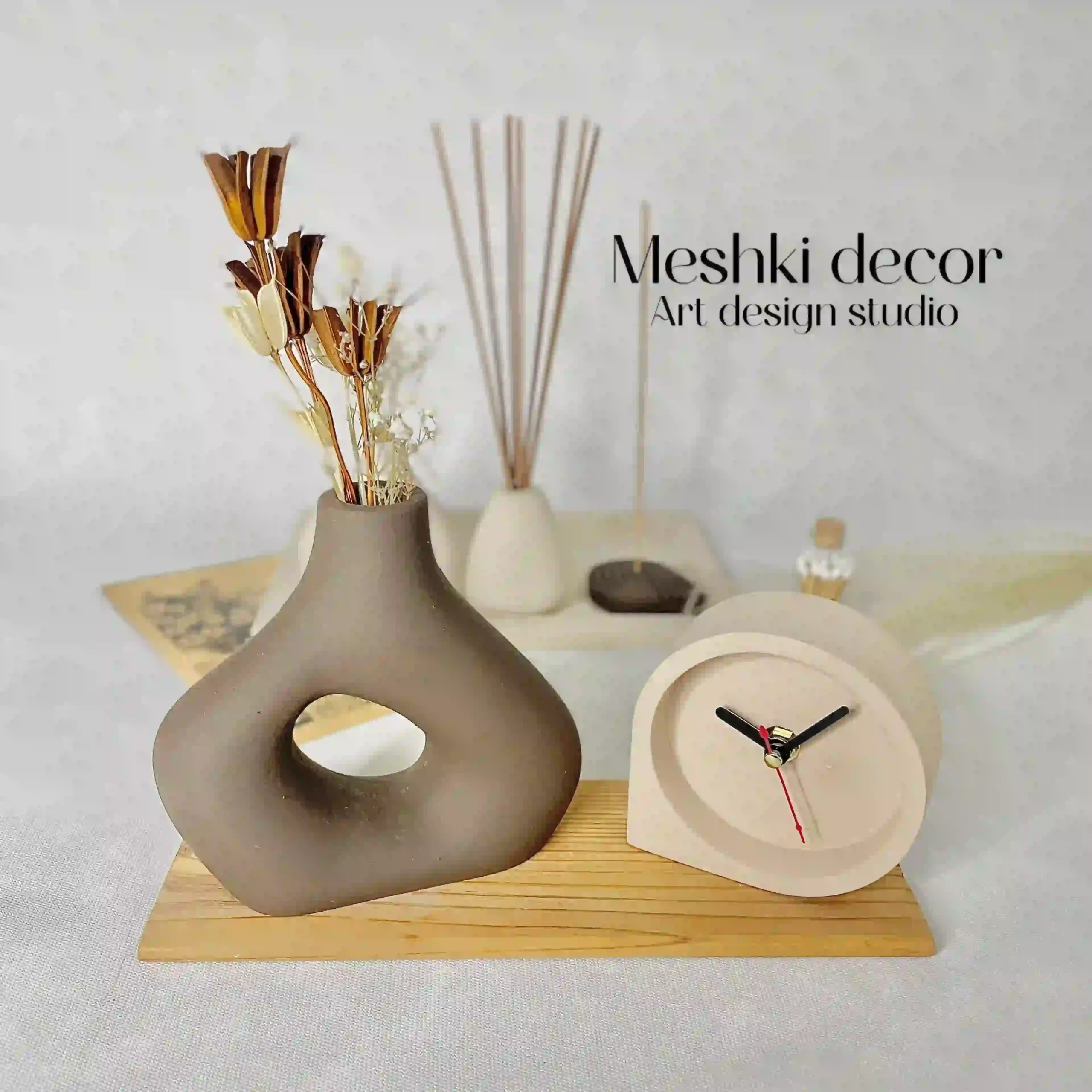 دکوری کرم قهوه تیره